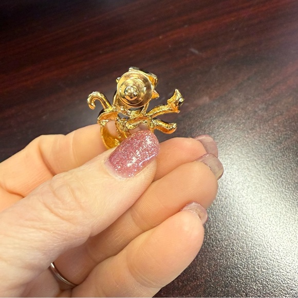 Avon Goldtone Snowman Pin with Red Hat NIB 1991 vintage - Picture 2 of 5